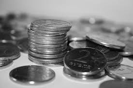 К снижению зарплаты из-за кризиса готовы 16% россиян.