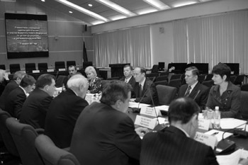 План совместной деятельности утвердили Комитет Совета Федерации по делам Федерации и региональной политике и Центральная избирательная комиссия РФ на своем совместном совещании.